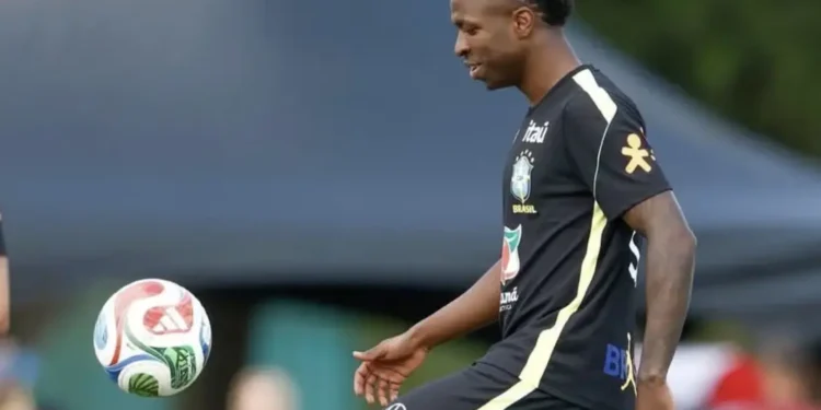 vinicius-jr-sente-incomodo,-e-poupado-e-vira-duvida-na-selecao-para-amistoso-com-a-croacia