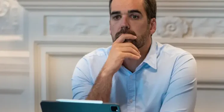 “o-brasil-esta-cansado”,-diz-eduardo-leite-ao-criticar-escolha-de-pre-candidato-pelo-psd