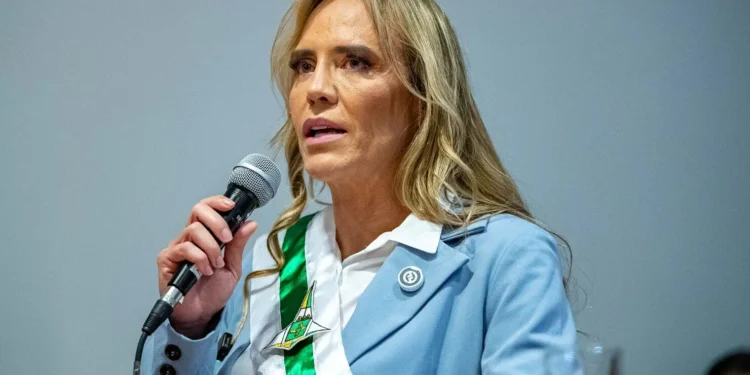 celina-leao-toma-posse-no-df-e-anuncia-primeira-medida-que-atinge-diretamente-o-brb