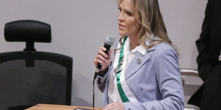 celina-leao-cancela-festa-de-brasilia-e-redireciona-r$-25-milhoes-para-a-saude-do-df