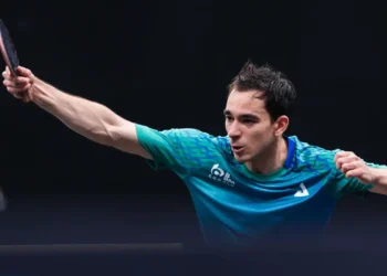 hugo-calderano-vira-jogo-duro-e-avanca-as-oitavas-da-copa-do-mundo-de-tenis-de-mesa