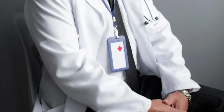 ‘um-assediador-em-serie’:-medico-de-55-anos-e-preso-suspeito-de-abusos-contra-pacientes