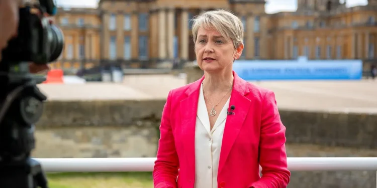 reino-unido-reune-mais-de-40-paises-em-cupula-sobre-reabertura-do-estreito-de-ormuz