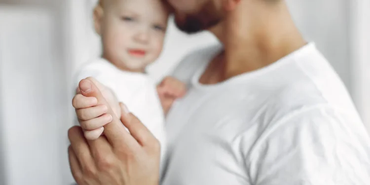 lei-amplia-licenca-paternidade-para-20-dias-e-cria-salario-paternidade