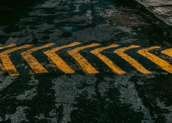 prefeitura-implanta-novos-quebra-molas-para-reforcar-seguranca-no-transito