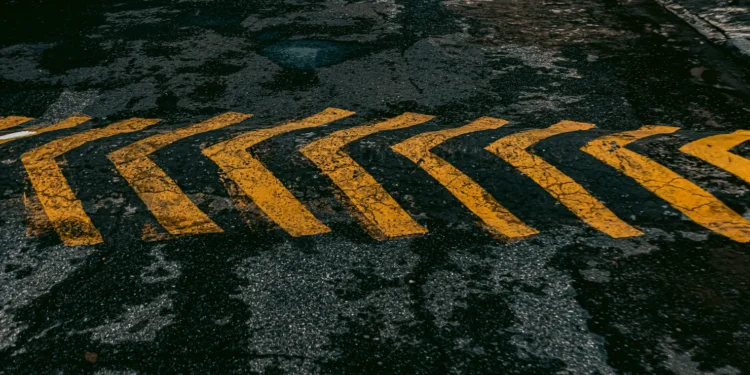 prefeitura-implanta-novos-quebra-molas-para-reforcar-seguranca-no-transito