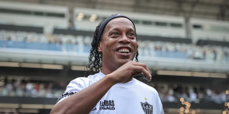suspeita-de-falsificar-documentos-de-ronaldinho-e-presa