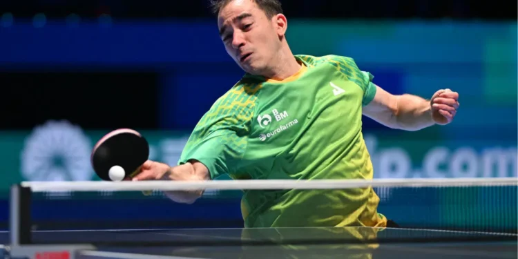 hugo-calderano-fica-com-o-bronze-na-copa-do-mundo-de-tenis