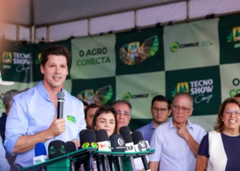 daniel-enaltece-agro-e-confirma-subsidio-ao-diesel-na-abertura-da-tecnoshow-comigo