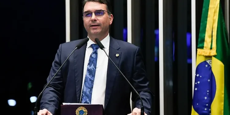 disputa-por-vice-de-flavio-bolsonaro-divide-aliados-e-centrao