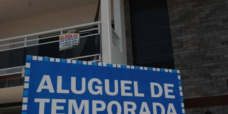 casa-vazia?-esse-erro-comum-pode-causar-incendios-e-aumentar-sua-conta-de-luz