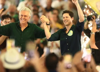 entorno-sedia-1o-ato-politico-de-daniel-e-caiado-apos-sucessao-no-governo