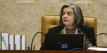 carmen-lucia-antecipa-saida-do-comando-do-tse-e-marca-eleicao-para-nova-presidencia