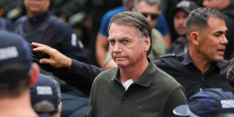 boletim-medico-aponta-fadiga-e-desequilibrio-em-jair-bolsonaro-durante-prisao-domiciliar