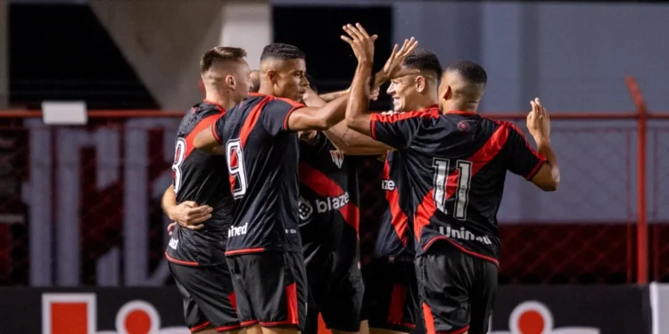 atletico-go-x-londrina:-horario,-escalacoes-e-onde-assistir