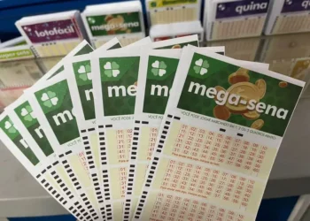 mega-sena-acumula-e-premio-vai-a-r$-45-milhoes