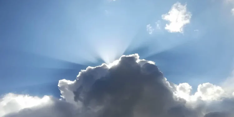 calor-de-32°c-marca-segunda-feira-(13)-em-goiania;-veja-como-fica-o-tempo-ao-longo-do-dia