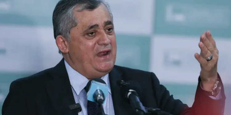 lula-empossa-jose-guimaraes-como-ministro-no-lugar-de-gleisi