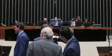 centrao-avalia-apoio-a-flavio-e-condiciona-alianca-a-mudanca-de-postura