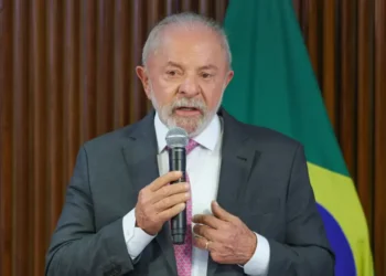 governo-lula-envia-projeto-e-camara-insiste-em-pec-para-acabar-com-6×1