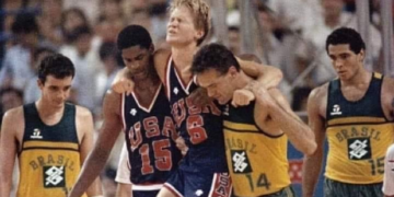 tecnico-do-warriors,-steve-kerr-homenageia-oscar-schmidt-em-jogo-da-nba