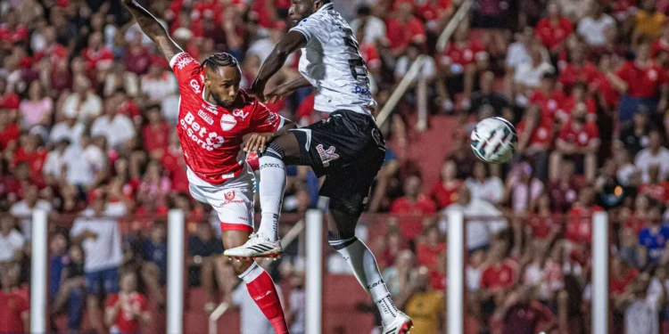 vila-nova-mantem-invencibilidade-ao-bater-o-operario-em-casa