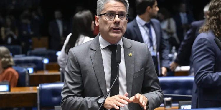 senador-denuncia-ameacas-de-ministros-e-articulacao-contra-relatorio-da-cpi