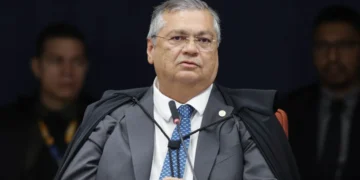 dino-propoe-reforma-do-judiciario-e-abre-novo-embate-na-corte