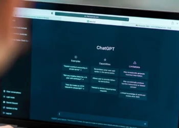 chatgpt-fora-do-ar:-instabilidade-global-afeta-milhoes-de-usuarios-nesta-segunda-feira