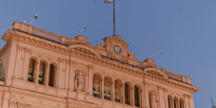 governo-milei-proibe-jornalistas-na-casa-rosada-alegando-espionagem