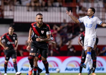 atletico-go-bate-o-avai-no-accioly-e-se-afasta-do-z-4