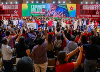 pt-lanca-manifesto-e-traca-estrategia-para-reeleger-lula