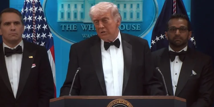 ‘lobo-solitario’:-ataque-a-tiros-marca-jantar-com-trump