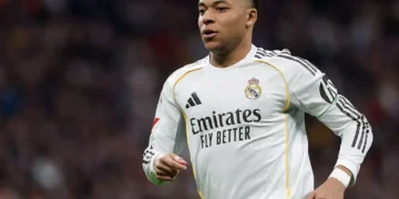 mbappe-sofre-lesao-muscular-e-preocupa-franca-a-dois-meses-da-copa-do-mundo