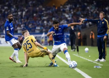 cruzeiro-denunciara-casos-de-racismo-da-torcida-do-boca-juniors-a-conmebol