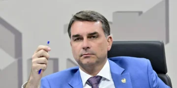 ‘e-o-fim-do-governo-lula’,-diz-flavio-bolsonaro-apos-rejeicao-de-messias-no-senado