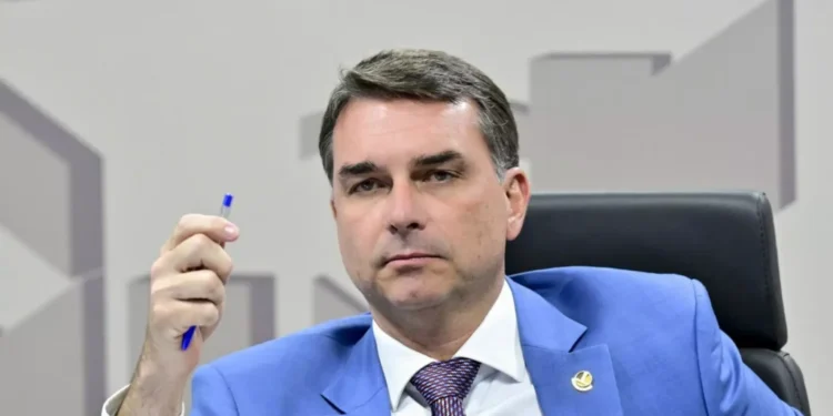 ‘e-o-fim-do-governo-lula’,-diz-flavio-bolsonaro-apos-rejeicao-de-messias-no-senado