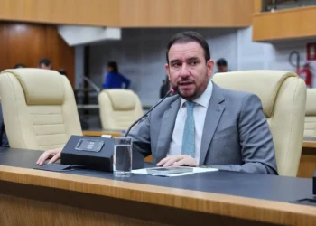 base-inclui-projeto-com-manobra-regimental-e-ccj-aprova-projeto-do-pafus 