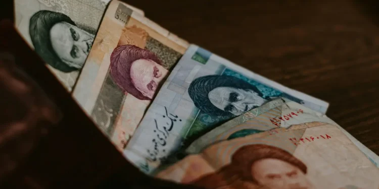 moeda-iraniana-atinge-minima-historica-em-meio-a-guerra-no-oriente-medio