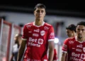 vila-nova-vira-nos-acrescimos,-elimina-araguaina-e-avanca-na-copa-centro-oeste