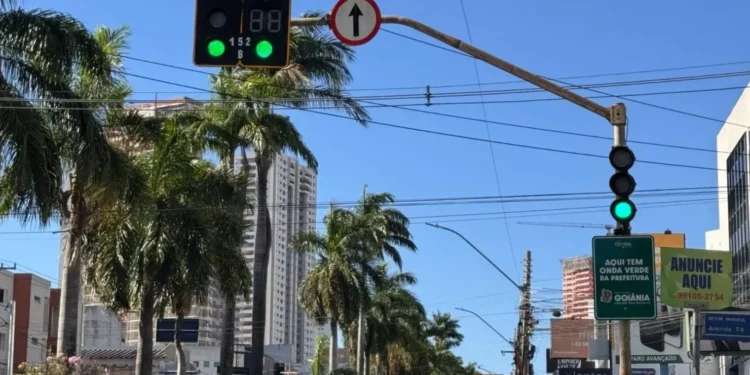 onda-verde:-tempo-medio-de-deslocamento-na-av.-85-e-30%-menor