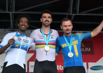 lauro-chaman-e-ouro-em-etapa-a-copa-do-mundo-de-ciclismo-de-estrada
