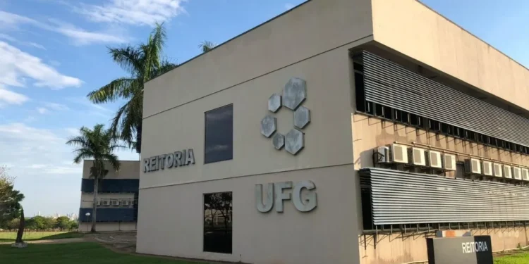 professor-da-ufg-e-afastado-apos-denuncias-de-assedio-moral-e-sexual