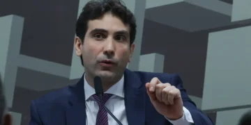sob-pressao:-galipolo-vai-ao-senado-para-explicar-acao-do-bc-no-caso-banco-master
