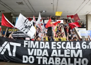contra-empresarios,-centrais-se-manifestam-na-camara-dos-deputados-pelo-fim-da-escala-6×1