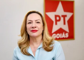 pt-faz-contas-e-avalia-destino-de-adriana-accorsi-entre-governo-e-camara