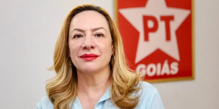 pt-faz-contas-e-avalia-destino-de-adriana-accorsi-entre-governo-e-camara