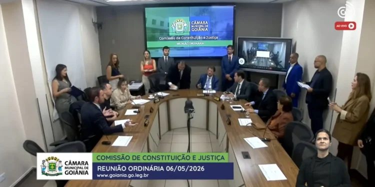 base-de-mabel-reage-apos-sessao-nao-aberta-na-ccj-por-falta-de-quorum
