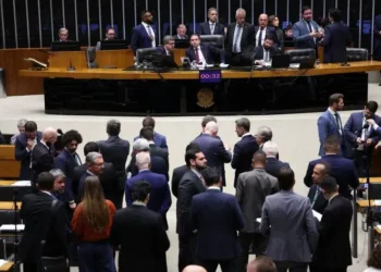 bancada-goiana-apoia-fim-da-escala-6×1,-mas-quer-evitar-prejuizos-a-empresas