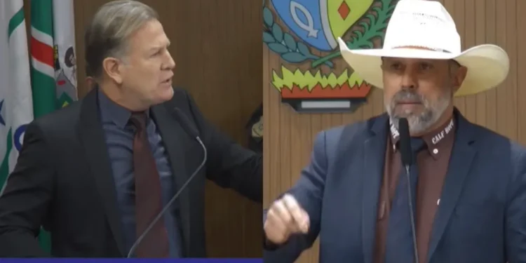 video:-deputados-do-pl,-major-araujo-e-amauri-ribeiro,-batem-boca-no-plenario-em-goias